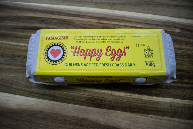 HAPPY EGGS